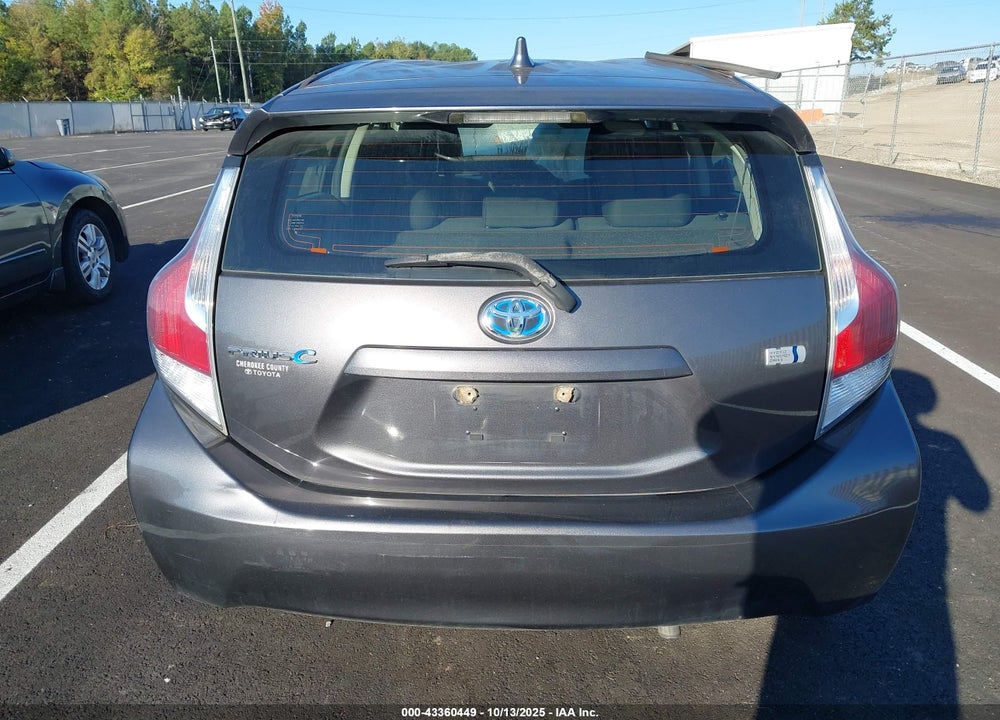 2015 TOYOTA PRIUS C VIN: JTDKDTB34F1582239