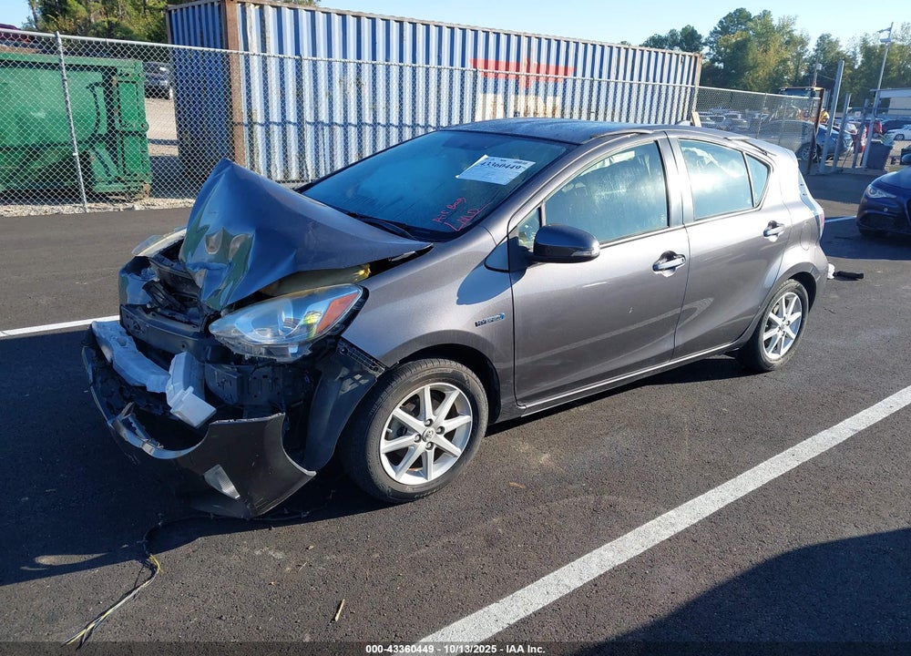 2015 TOYOTA PRIUS C VIN: JTDKDTB34F1582239