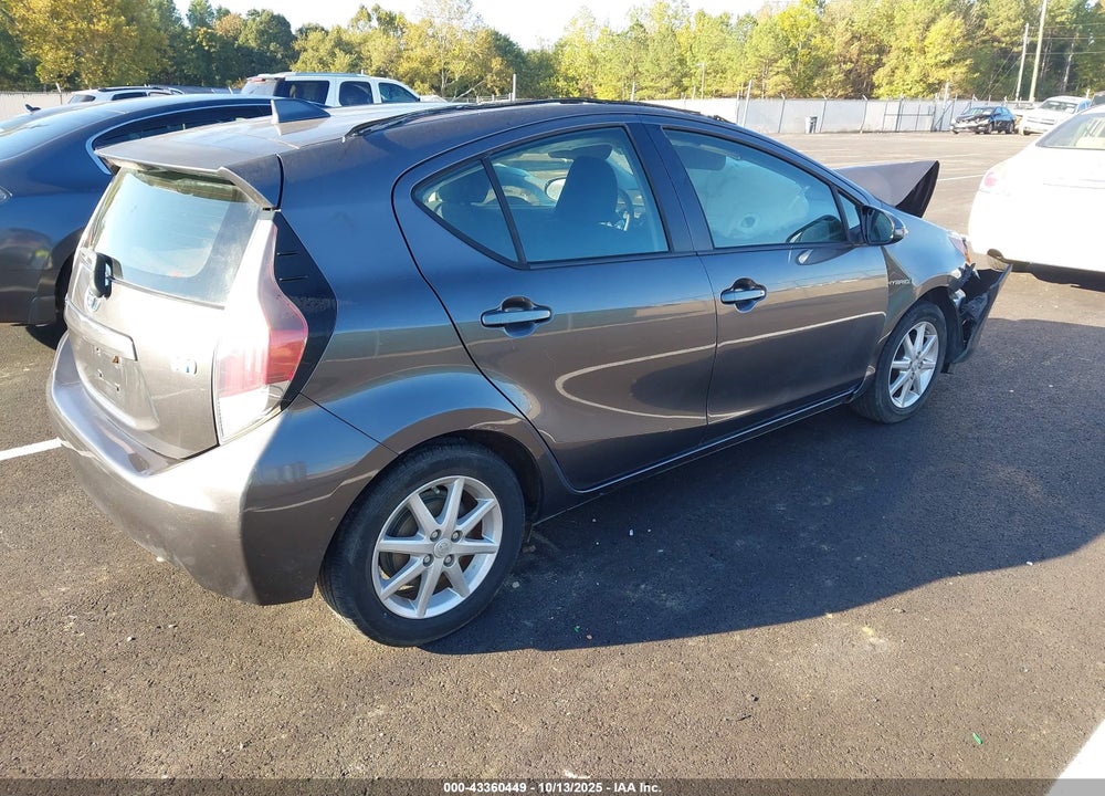 2015 TOYOTA PRIUS C VIN: JTDKDTB34F1582239