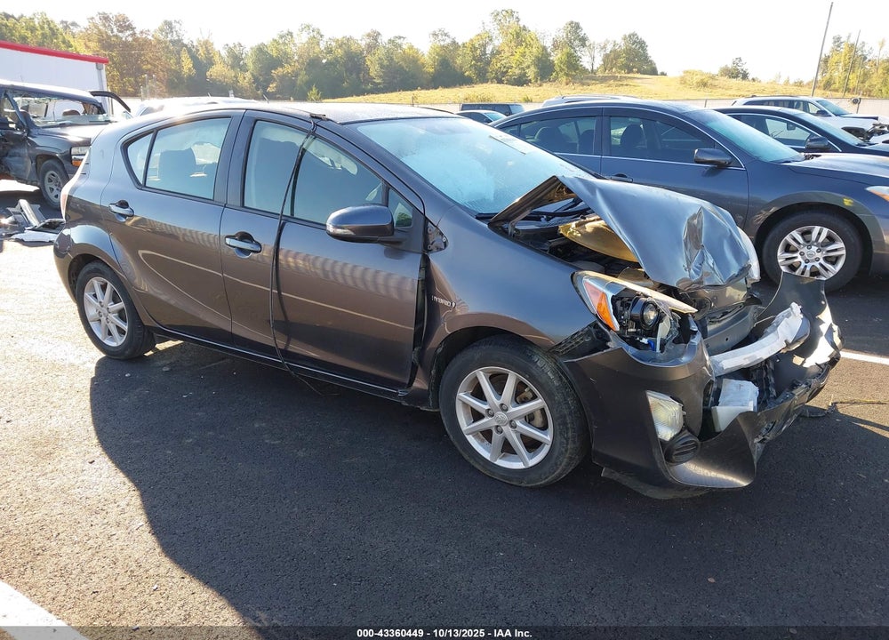 2015 TOYOTA PRIUS C VIN: JTDKDTB34F1582239