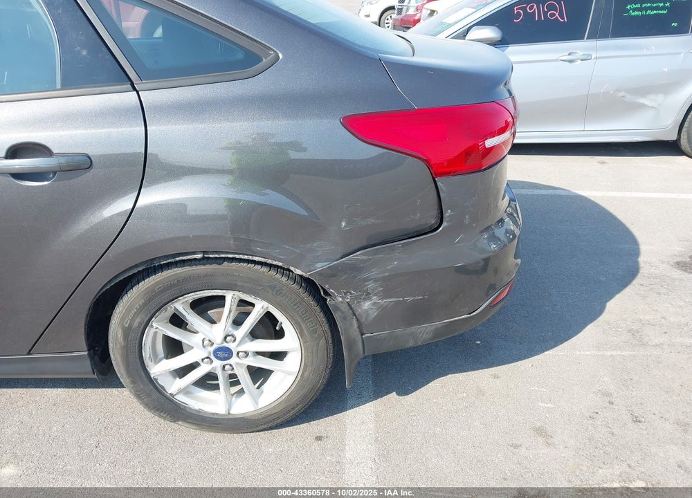 2016 FORD FOCUS SE VIN: 1FADP3F27GL261857