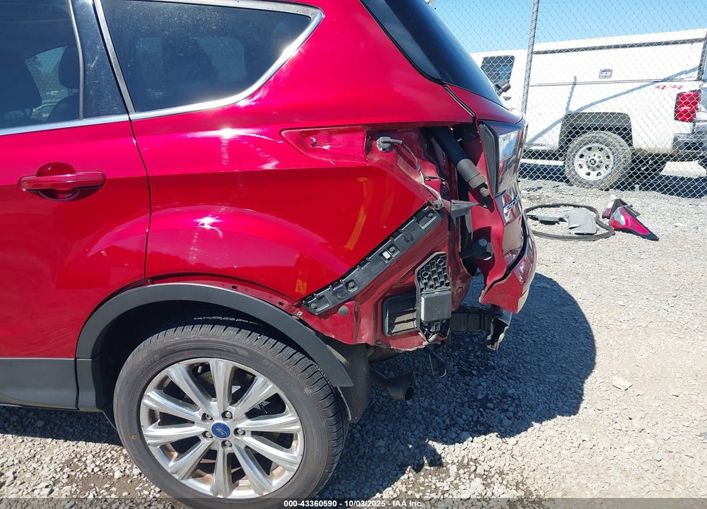 2017 FORD ESCAPE TITANIUM VIN: 1FMCU9JDXHUD17520