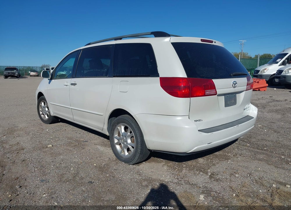 2005 TOYOTA SIENNA XLE VIN: 5TDBA22C25S029996