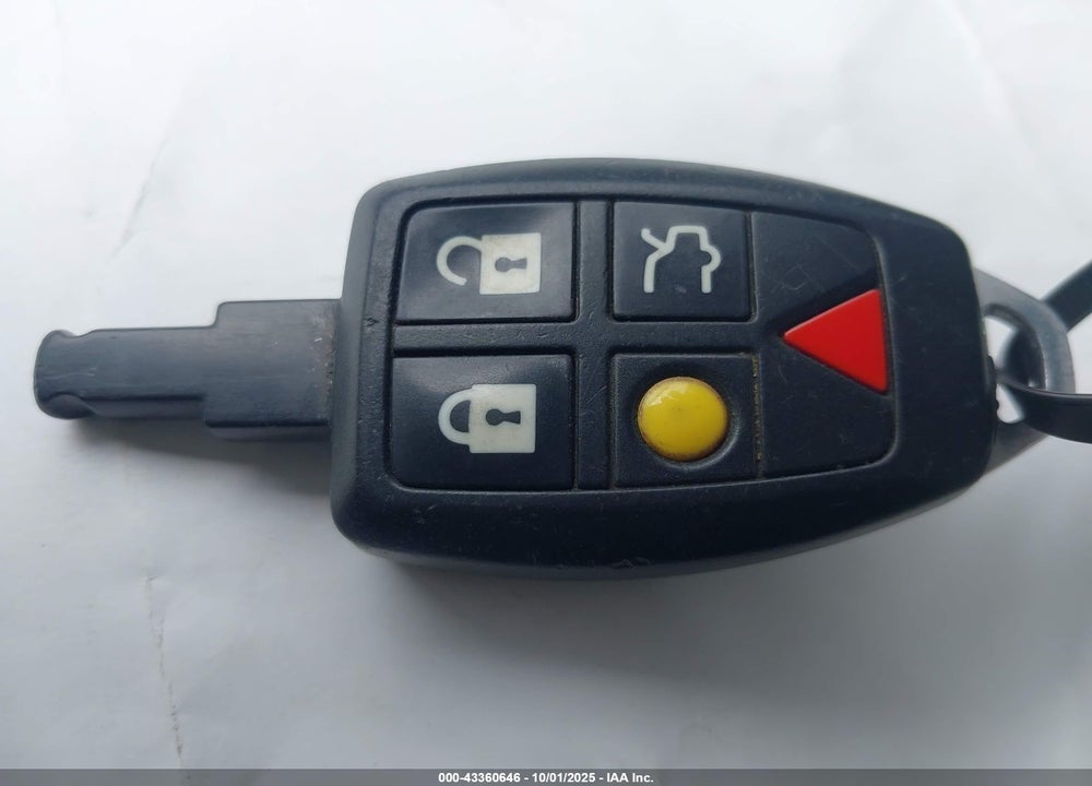 2007 VOLVO V50 VIN: YV1MW390972286489