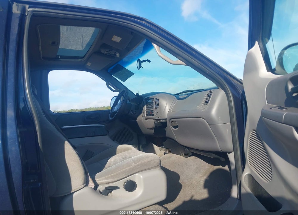 2002 FORD F-150 LARIAT/XL/XLT VIN: 1FTRX18L82NA32305