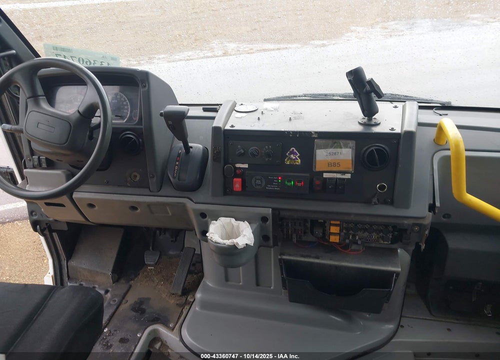2013 ISUZU COMMERCIAL VAN VIN: JALB4T172D7W01660