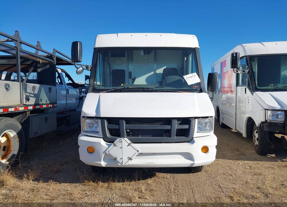 2013 ISUZU COMMERCIAL VAN VIN: JALB4T172D7W01660