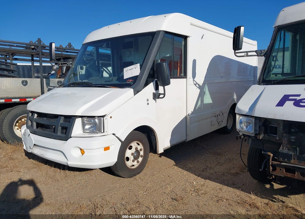 2013 ISUZU COMMERCIAL VAN VIN: JALB4T172D7W01660