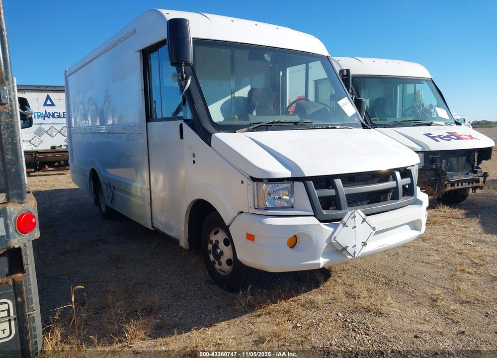 2013 ISUZU COMMERCIAL VAN VIN: JALB4T172D7W01660