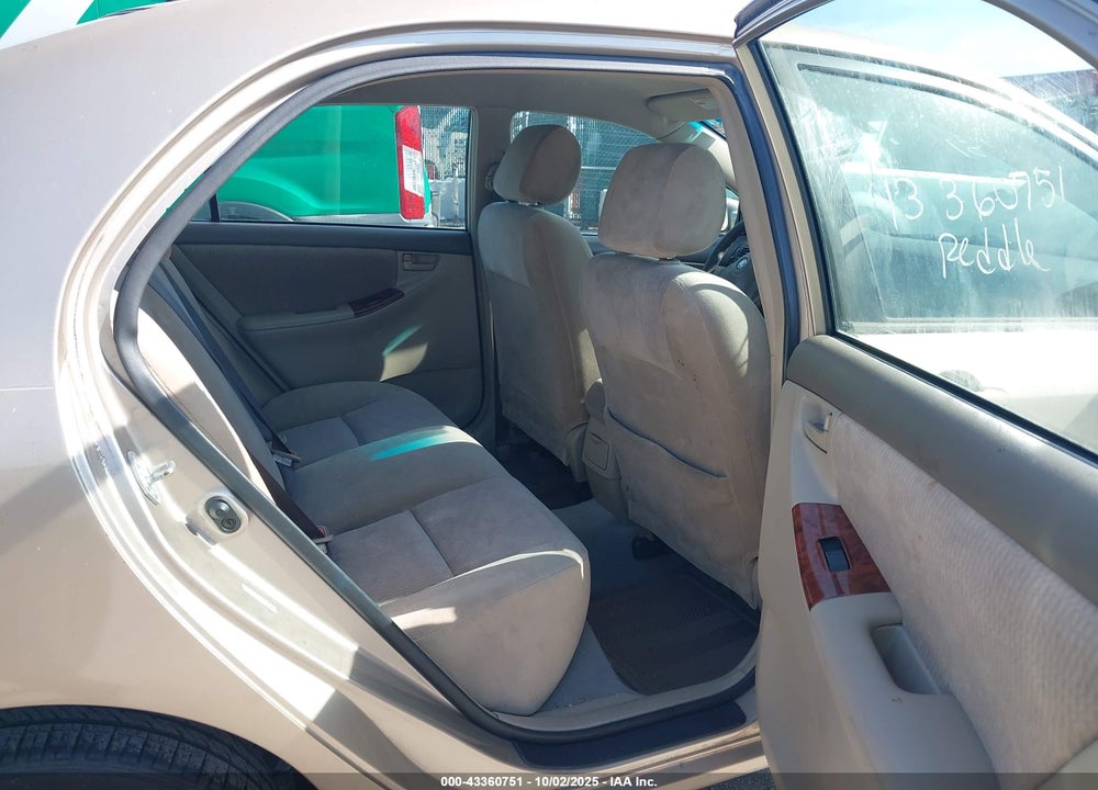 2005 TOYOTA COROLLA LE VIN: 1NXBR32EX5Z393199