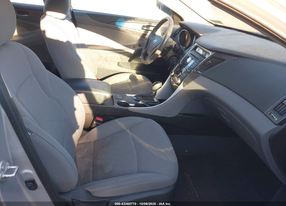 2013 HYUNDAI SONATA VIN: 5NPEB4AC3DH650935