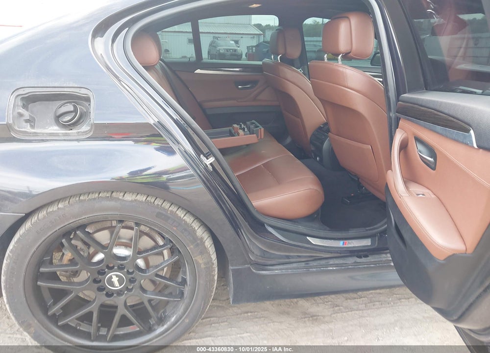 2013 BMW 5 SERIES VIN: WBAXH5C55DD110310