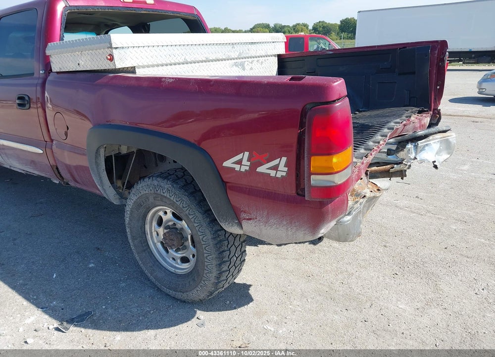 2005 GMC SIERRA 2500HD SLT VIN: 1GTHK23U15F806683