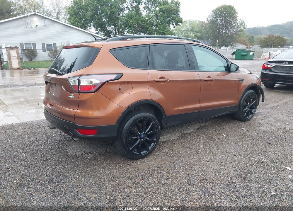 2017 FORD ESCAPE VIN: 1FMCU9G92HUE32454