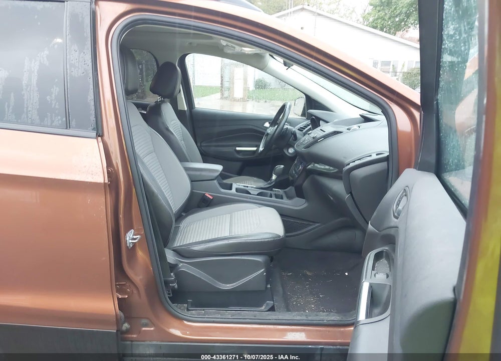 2017 FORD ESCAPE VIN: 1FMCU9G92HUE32454