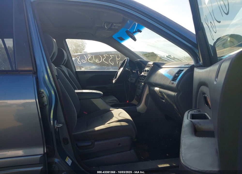 2008 HONDA PILOT VIN: 5FNYF18398B008262