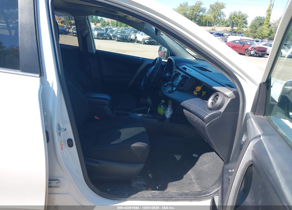 2018 TOYOTA RAV4 VIN: 2T3RFREV7JW802928