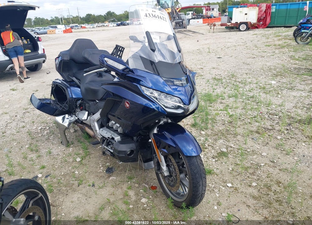 2018 HONDA GL1800 D VIN: JH2SC795XJK004030