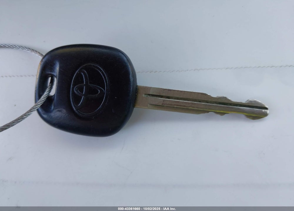 2005 TOYOTA COROLLA CE VIN: 1NXBR32E55Z477298