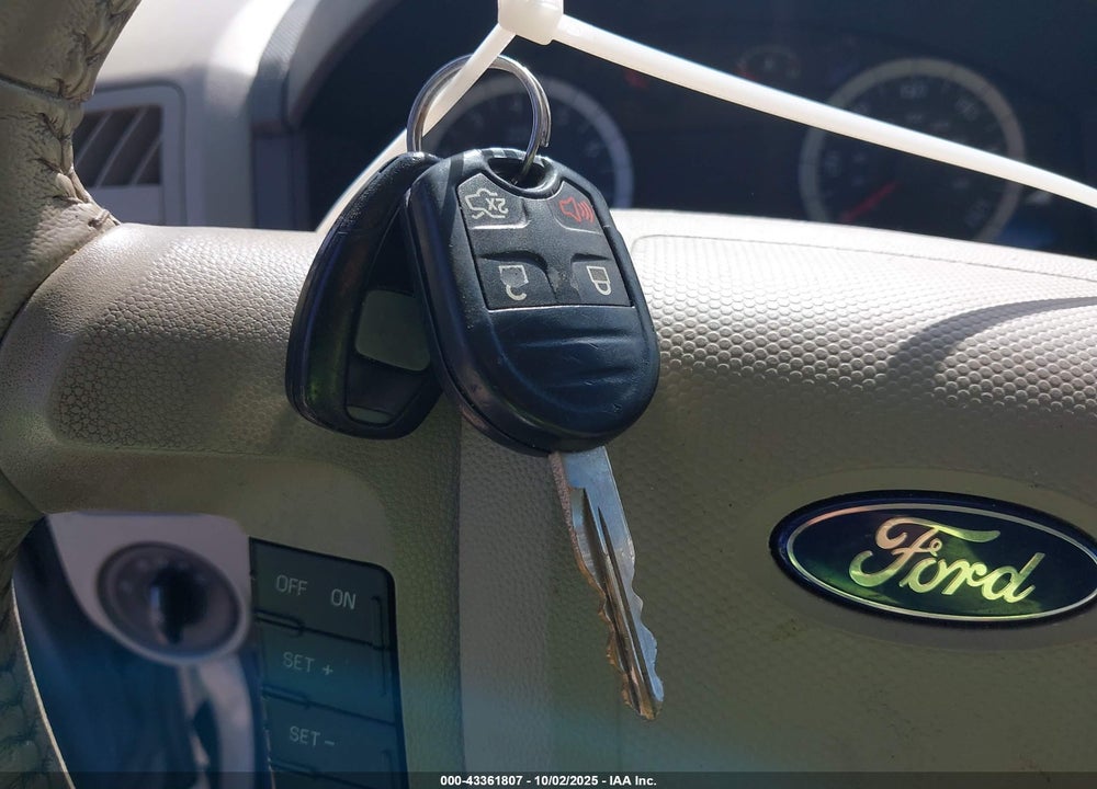 2011 FORD ESCAPE VIN: 1FMCU9DG2BKC35368