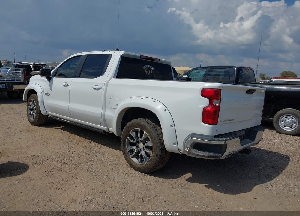 2022 CHEVROLET SILVERADO 1500 4WD STANDARD BED LT VIN: 1GCUDDETXNZ598469