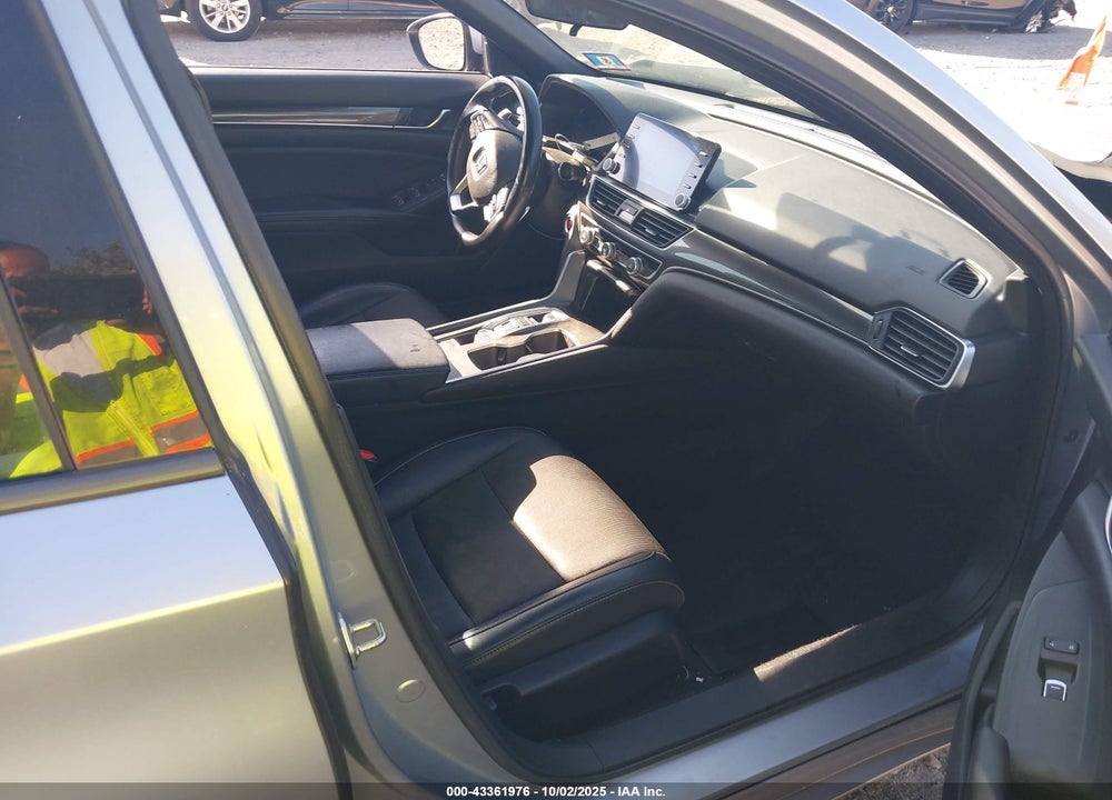 2018 HONDA ACCORD VIN: 1HGCV2F35JA054578