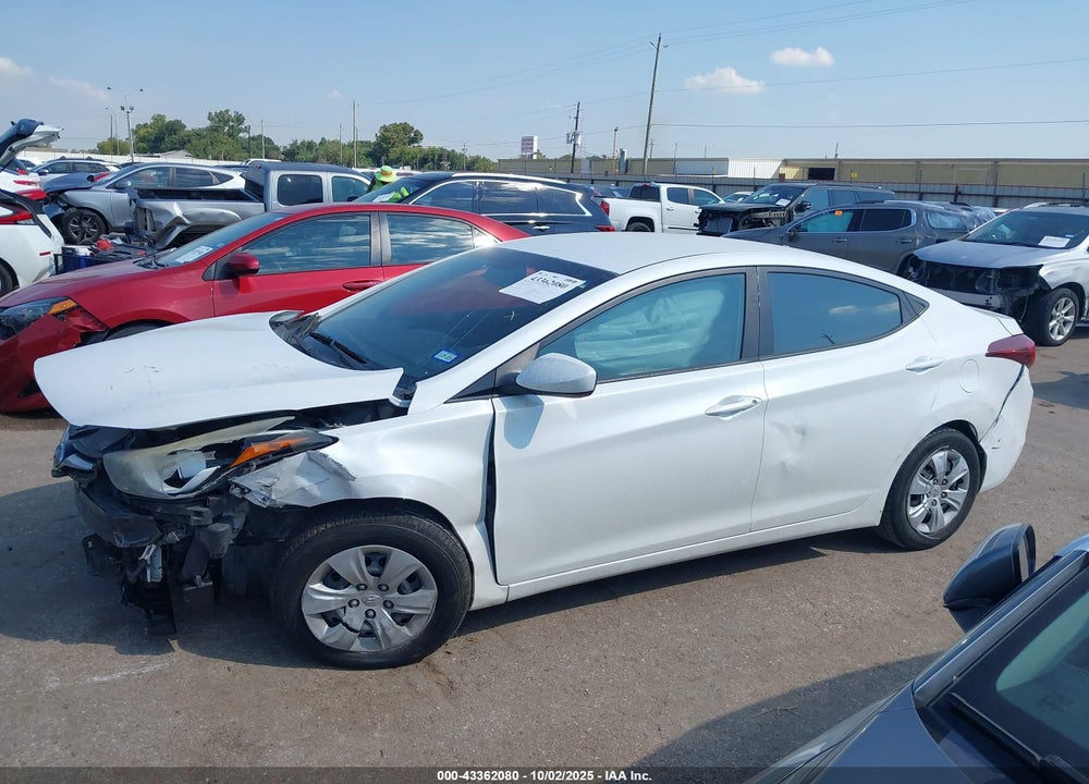 2016 HYUNDAI ELANTRA VIN: 5NPDH4AE7GH753453