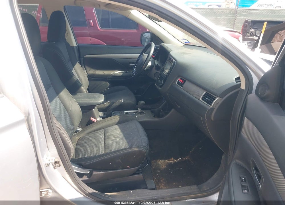 2016 MITSUBISHI OUTLANDER SE VIN: JA4AD3A32GZ000391