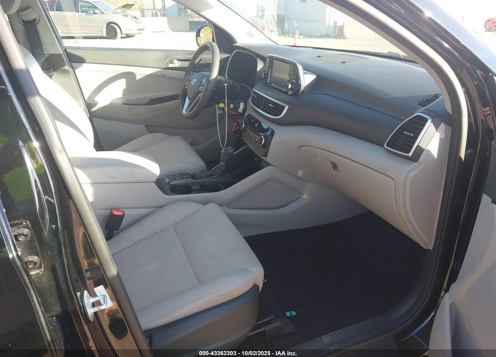 2019 HYUNDAI TUCSON VIN: KM8J2CA40KU001142