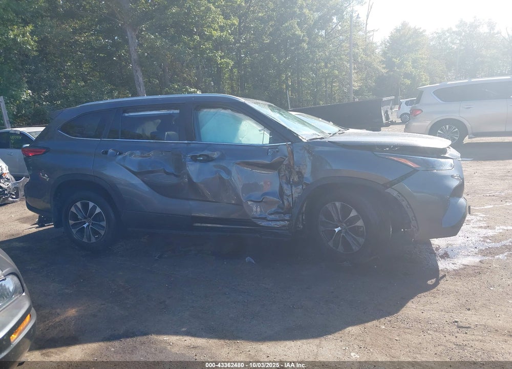 2023 TOYOTA HIGHLANDER XLE VIN: 5TDKDRAH2PS517474