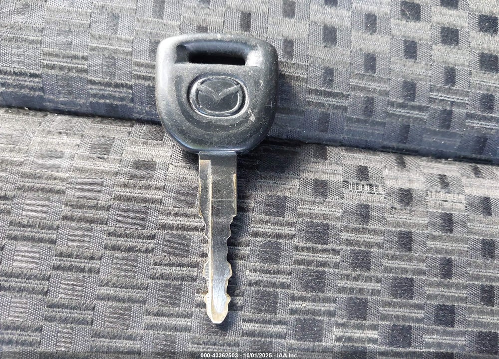 2012 MAZDA 2 VIN: JM1DE1LZXC0136739