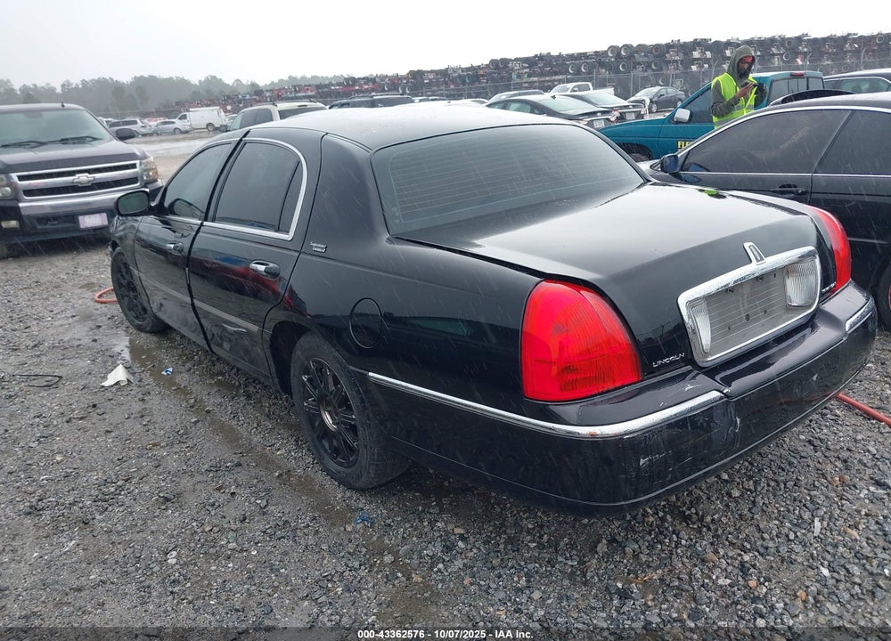 2011 LINCOLN TOWN CAR SIGNATURE LIMITED VIN: 2LNBL8CV0BX750651