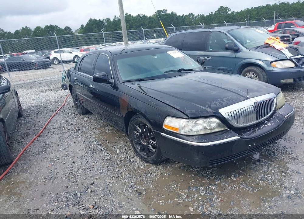 2011 LINCOLN TOWN CAR SIGNATURE LIMITED VIN: 2LNBL8CV0BX750651