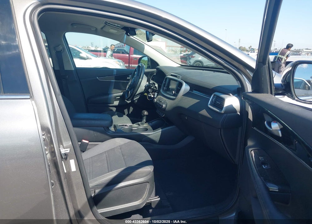 2017 KIA SORENTO 2.4L LX VIN: 5XYPG4A35HG277341