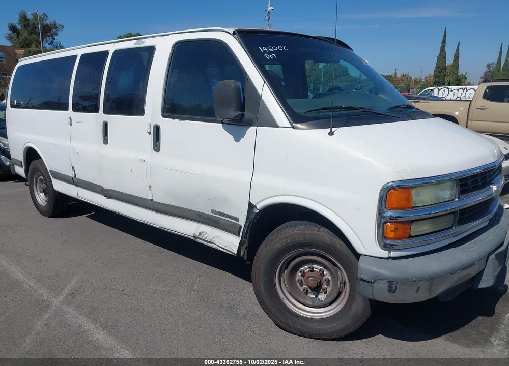 2002 CHEVROLET EXPRESS VIN: 1GAHG39R821238251