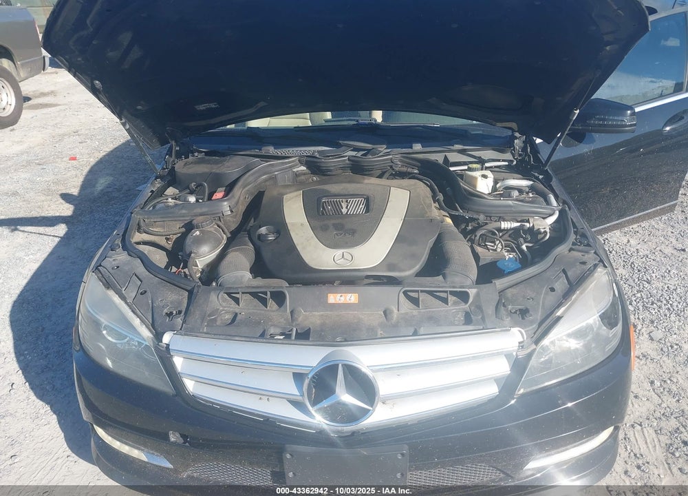 2011 MERCEDES-BENZ C CLASS VIN: WDDGF8BB0BR165285