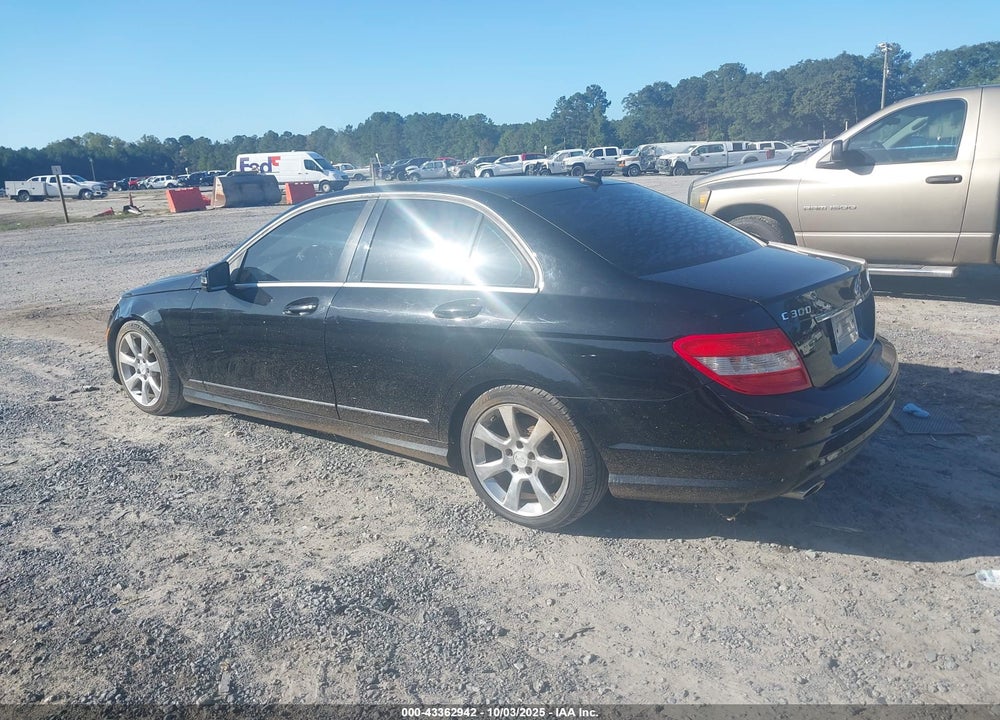 2011 MERCEDES-BENZ C CLASS VIN: WDDGF8BB0BR165285