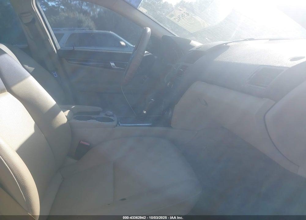 2011 MERCEDES-BENZ C CLASS VIN: WDDGF8BB0BR165285