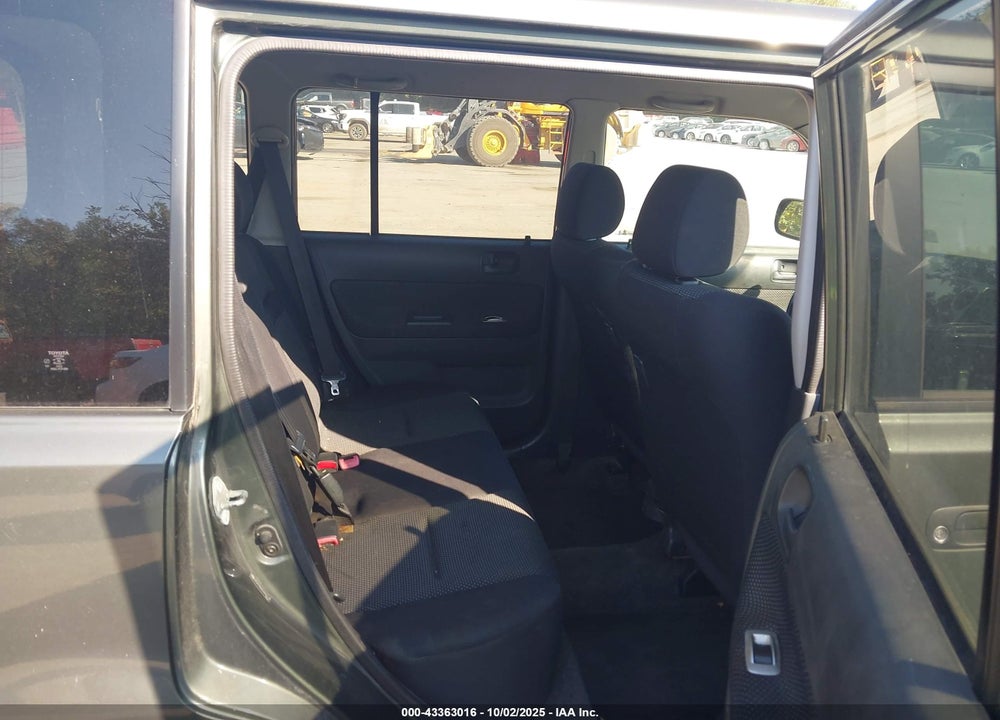 2006 SCION XB VIN: JTLKT334364042118