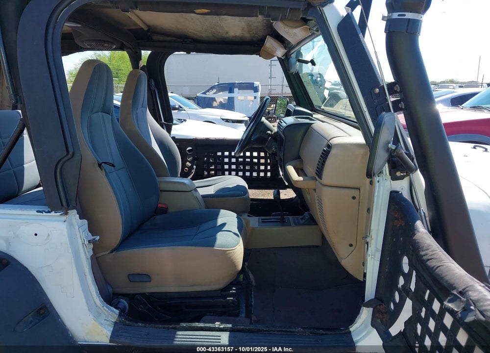 2000 JEEP WRANGLER SAHARA VIN: 1J4FA59S6YP700675
