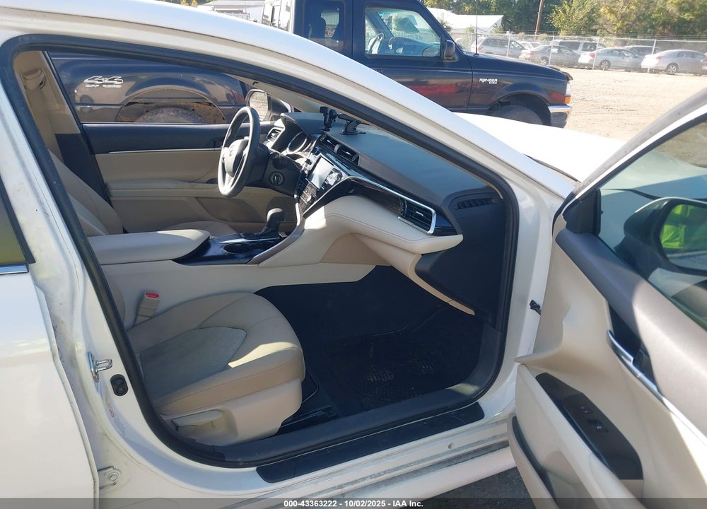2018 TOYOTA CAMRY VIN: 4T1B11HK4JU577993