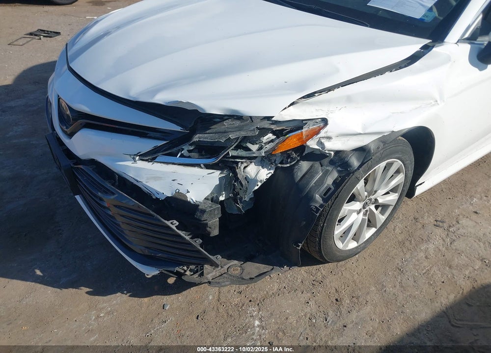 2018 TOYOTA CAMRY VIN: 4T1B11HK4JU577993