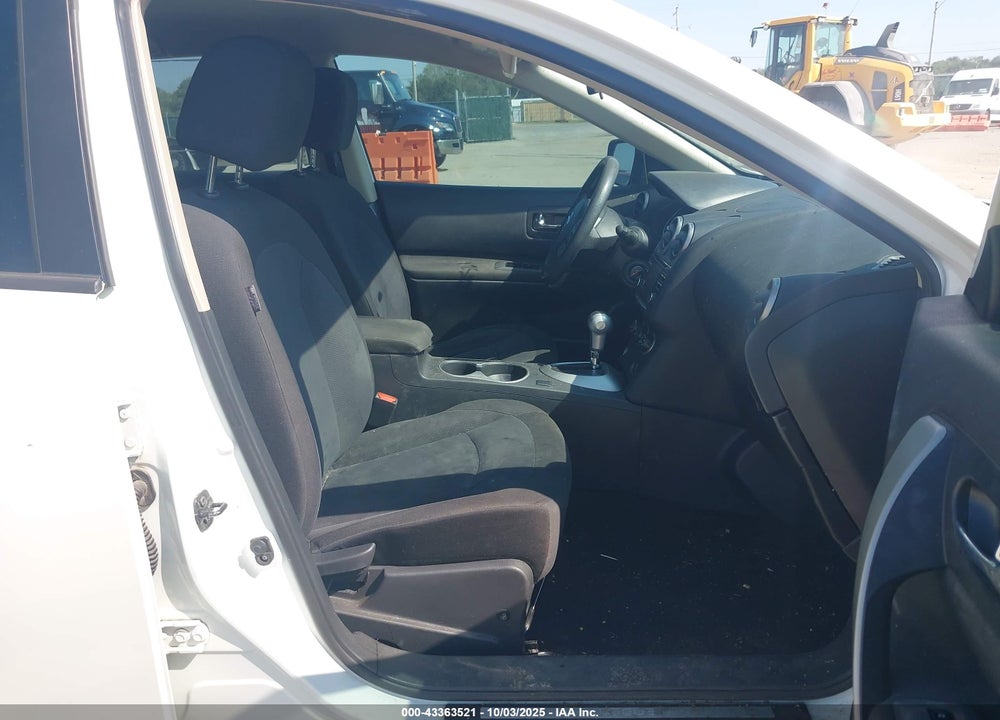 2014 NISSAN ROGUE SELECT S VIN: JN8AS5MV8EW713206
