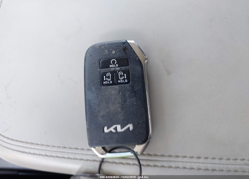 2024 KIA CARNIVAL MPV LX SEAT PACKAGE VIN: KNDNB4H32R6435022