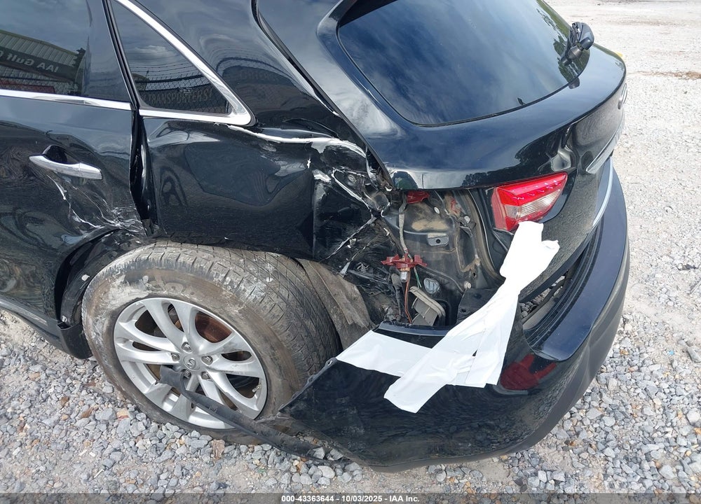 2013 INFINITI FX37 VIN: JN8CS1MU4DM141702