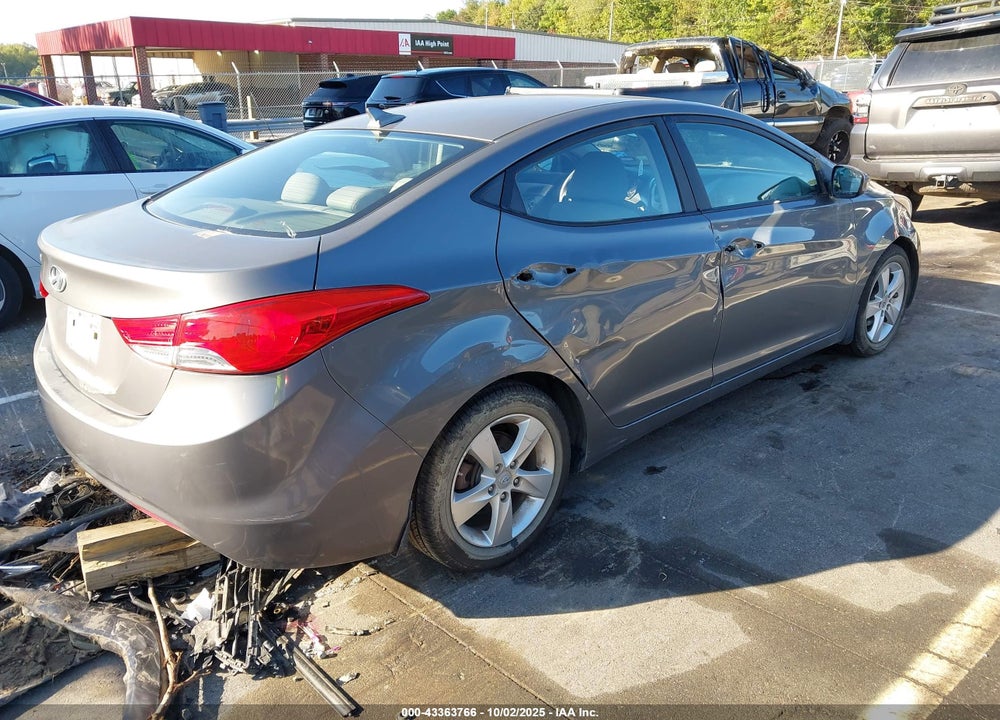 2013 HYUNDAI ELANTRA VIN: 5NPDH4AE7DH160610