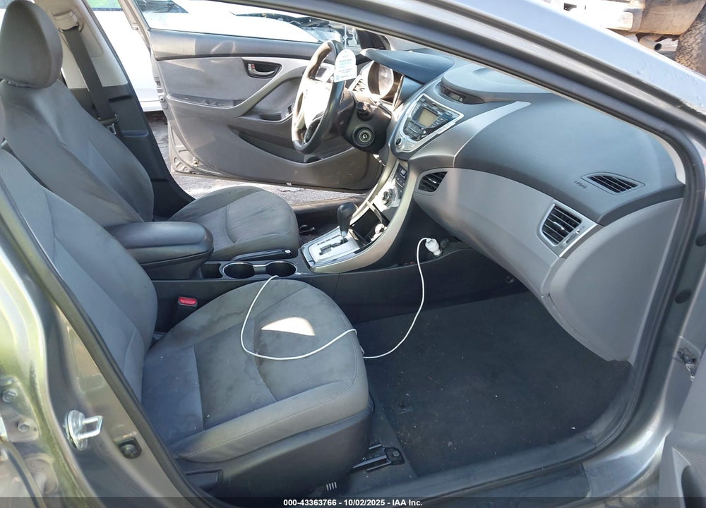2013 HYUNDAI ELANTRA VIN: 5NPDH4AE7DH160610