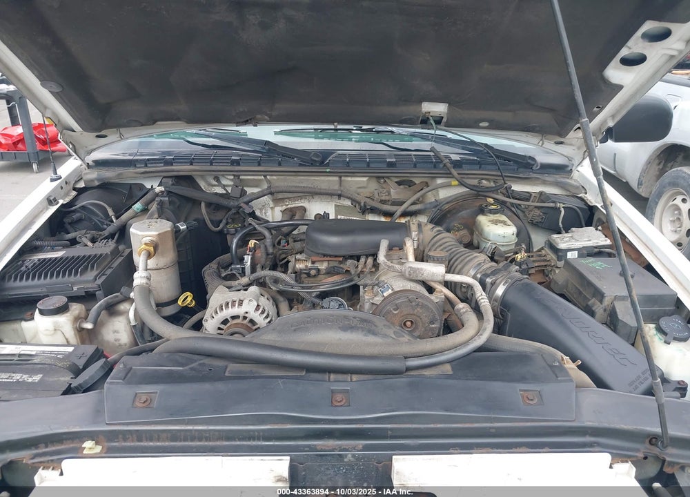 2000 GMC SONOMA VIN: 1GTCS19W8Y8209603