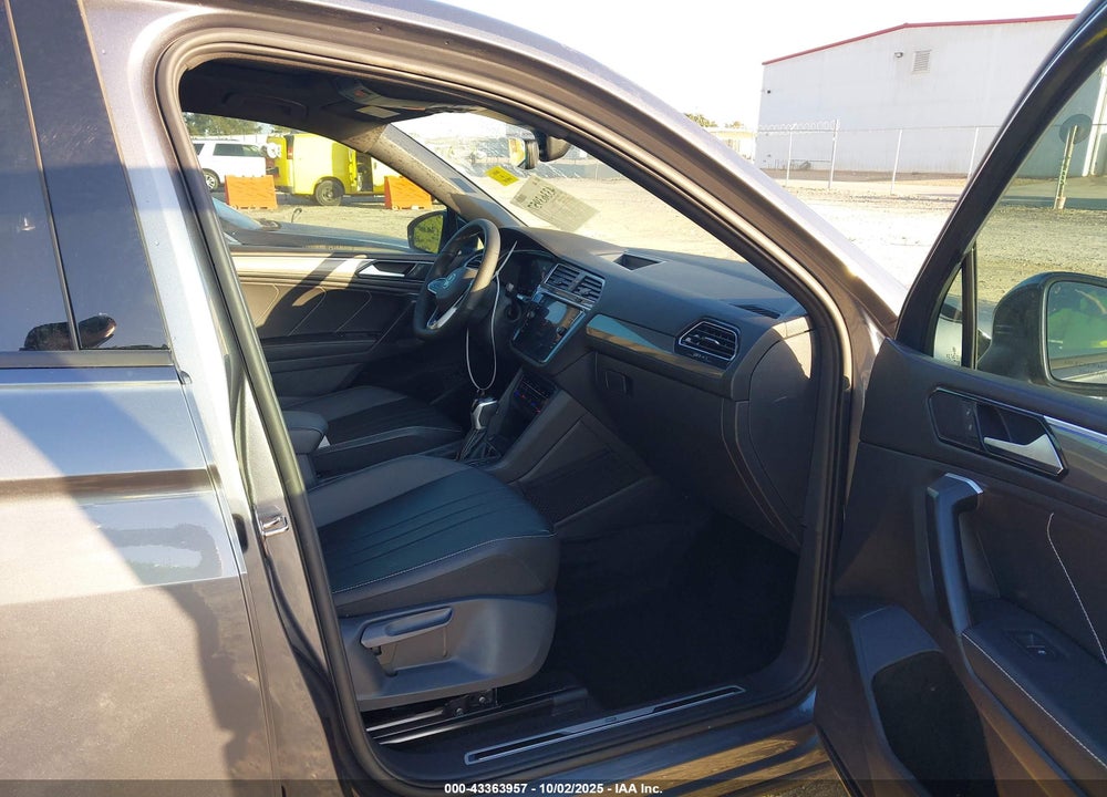 2024 VOLKSWAGEN TIGUAN 2.0T SE R-LINE BLACK VIN: 3VVCB7AXXRM069625