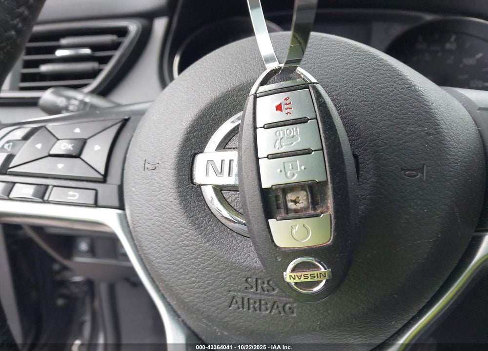 2019 NISSAN ROGUE VIN: JN8AT2MT5KW251743